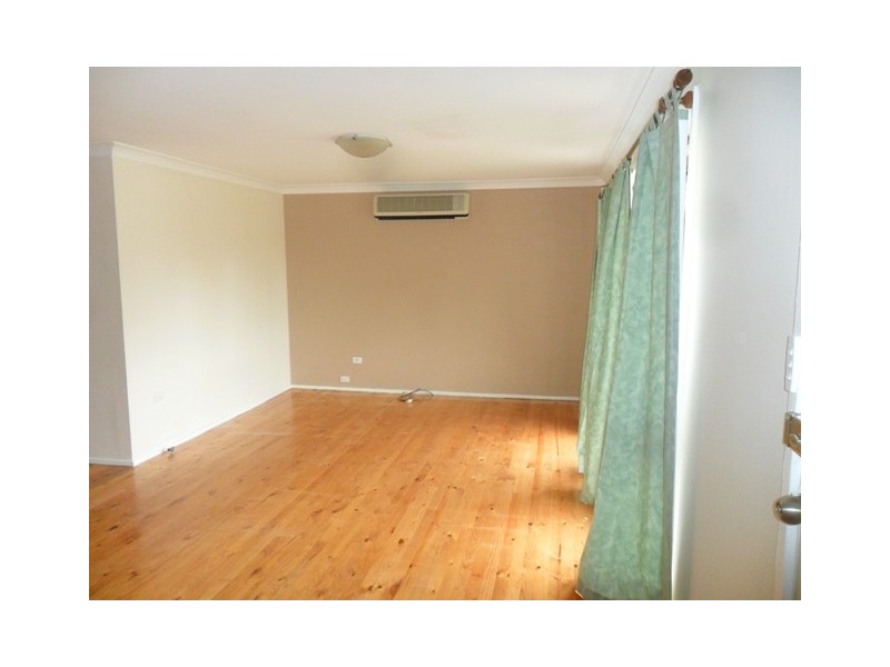 16 Harrow Road, Glenfield NSW 2167