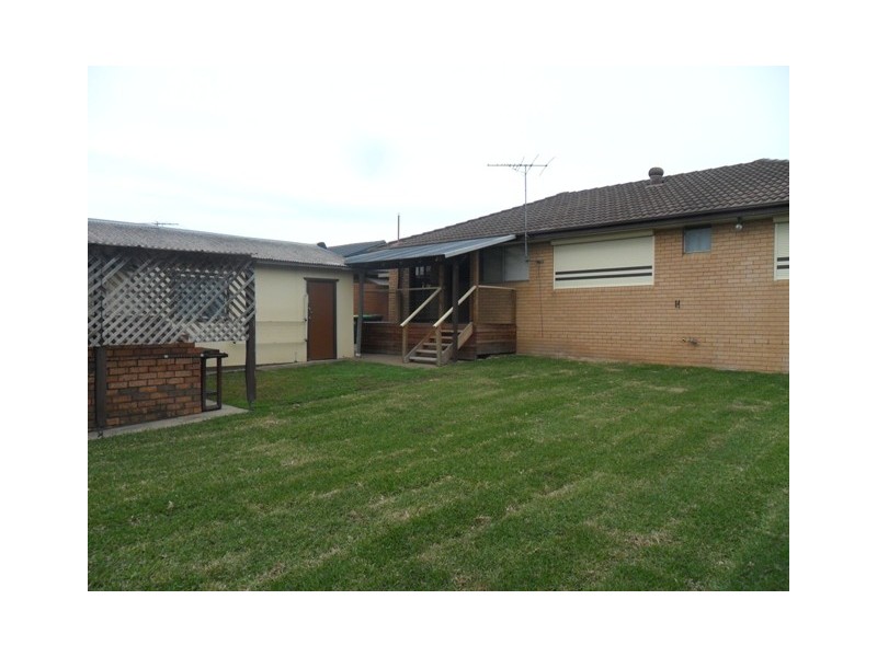 16 Harrow Road, Glenfield NSW 2167