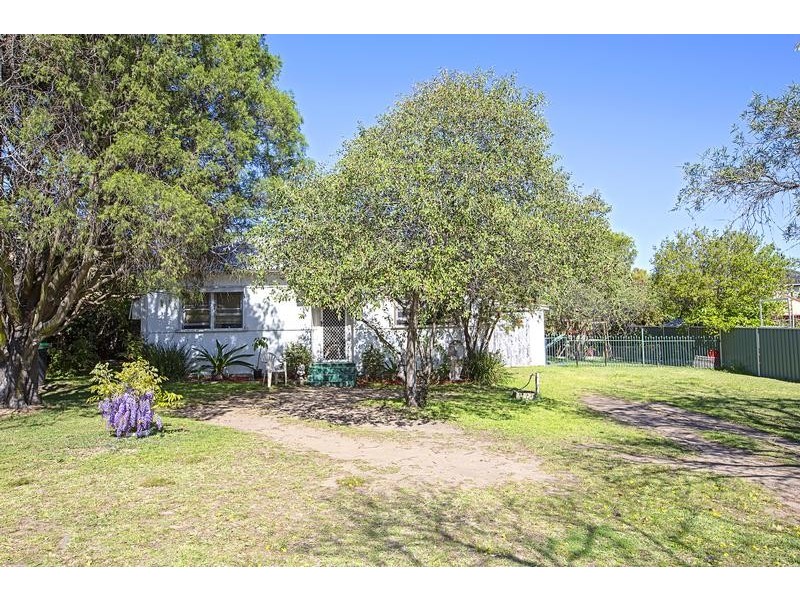 42 Aubrey Street, Ingleburn NSW 2565