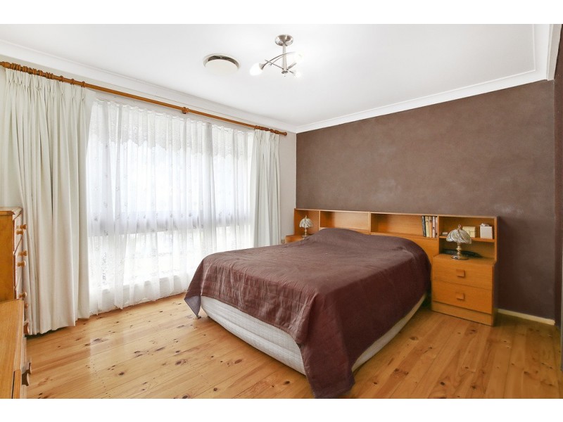 4 Lyrebird Place, Ingleburn NSW 2565