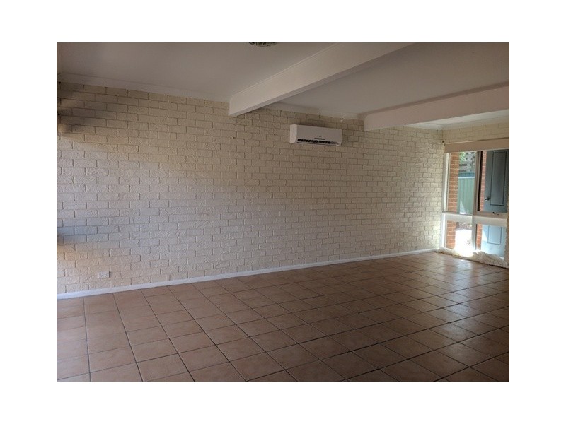 2/15-19 Fourth Avenue, Macquarie Fields NSW 2564