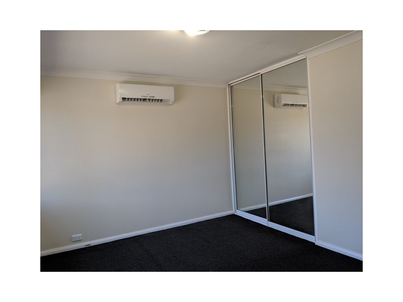 2/15-19 Fourth Avenue, Macquarie Fields NSW 2564