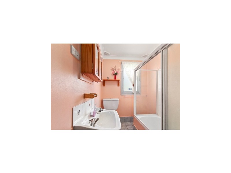 71 Grevillea Crescent, Macquarie Fields NSW 2564