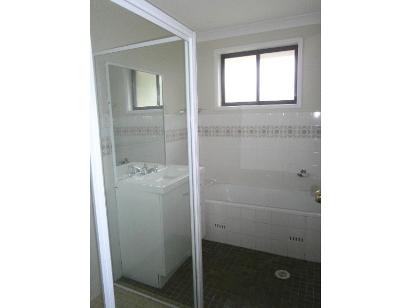 11 Keats Place, Ingleburn NSW 2565