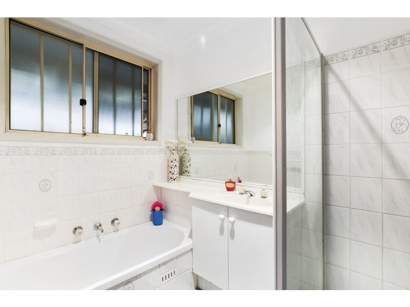 72 Victoria Road, Macquarie Fields NSW 2564