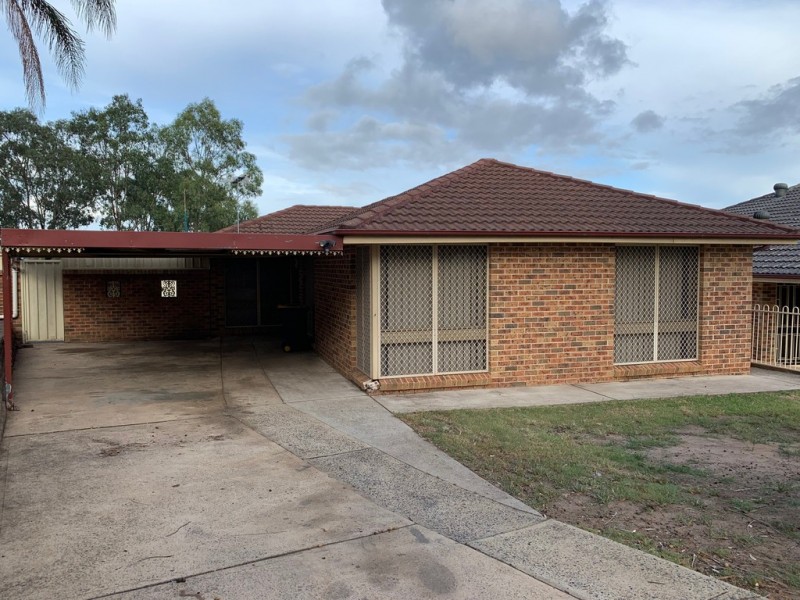 5 Cherry Place, Macquarie Fields NSW 2564