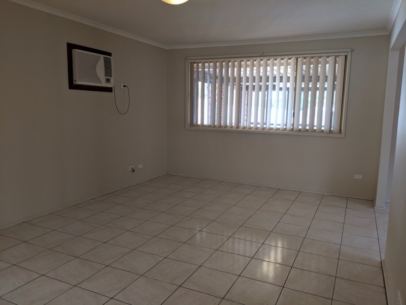 5 Cherry Place, Macquarie Fields NSW 2564