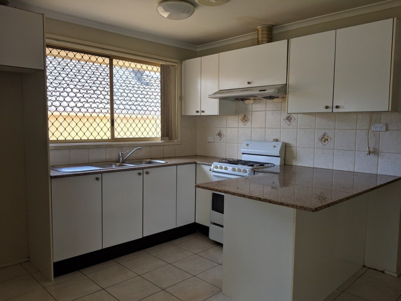 5 Cherry Place, Macquarie Fields NSW 2564