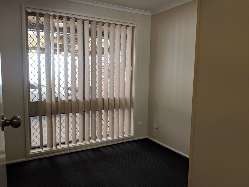 5 Cherry Place, Macquarie Fields NSW 2564