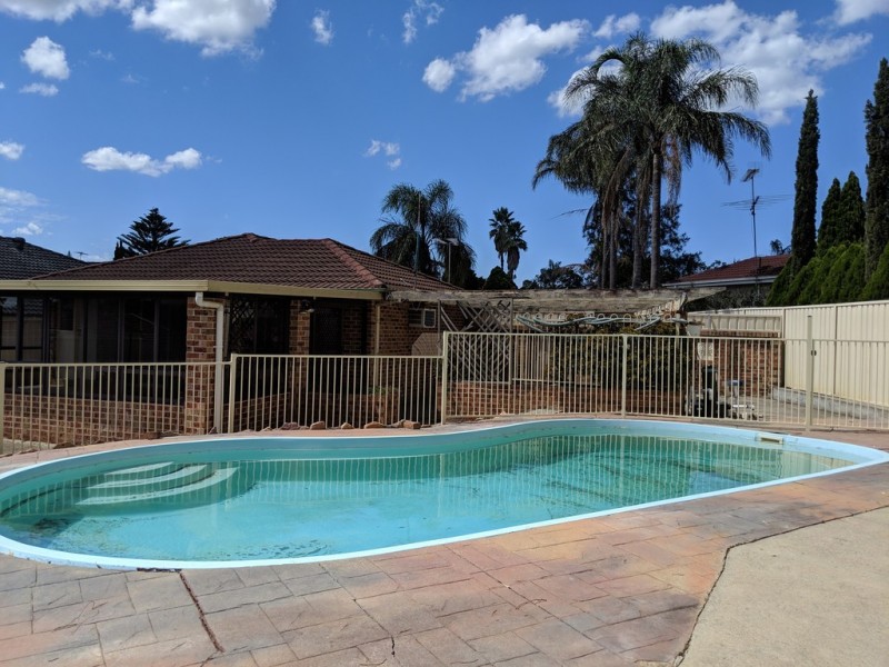 5 Cherry Place, Macquarie Fields NSW 2564
