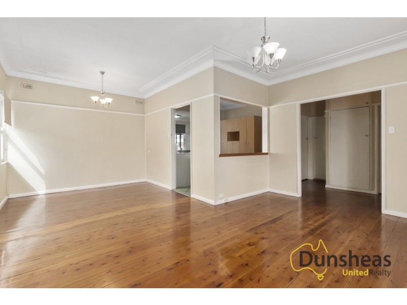2 Phelps Crescent, Bradbury NSW 2560