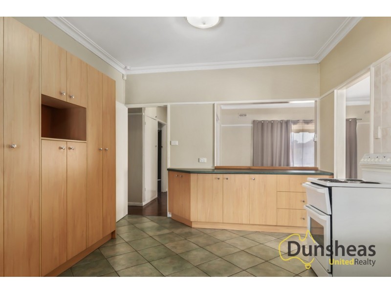 2 Phelps Crescent, Bradbury NSW 2560
