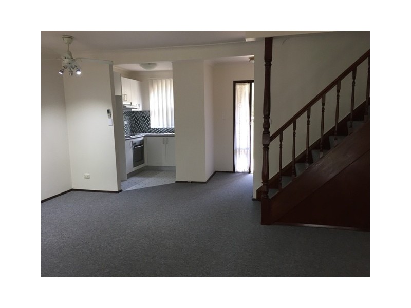 7/6-10 Clifford Crescent, Ingleburn NSW 2565