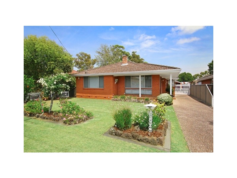 35 Edgar Street, Macquarie Fields NSW 2564