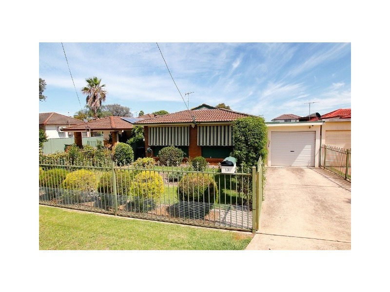 13 Margaret Street, Minto NSW 2566