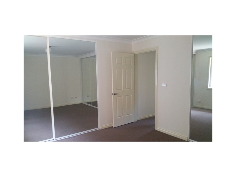 2/96 Fawcett Street, Glenfield NSW 2167