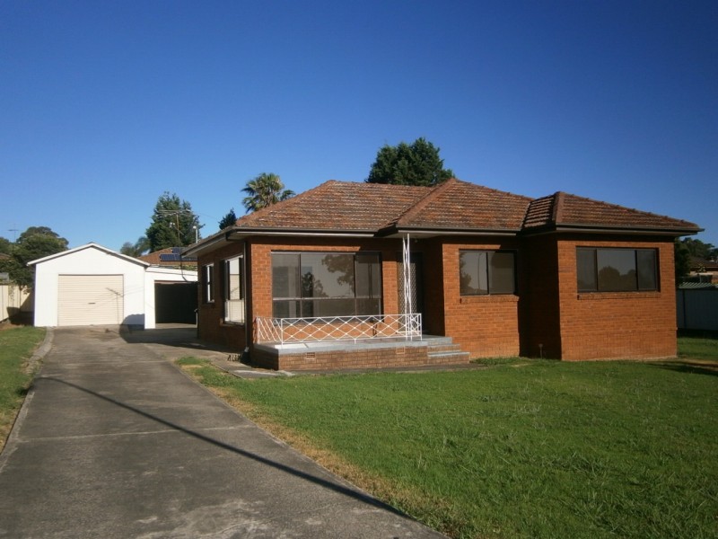 24 Pickett Avenue, Minto NSW 2566