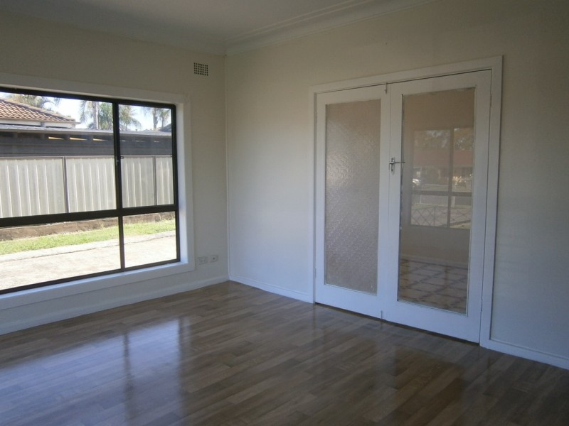 24 Pickett Avenue, Minto NSW 2566