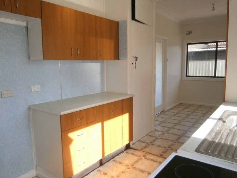 24 Pickett Avenue, Minto NSW 2566