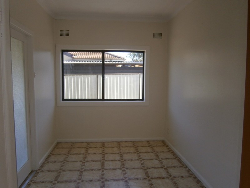 24 Pickett Avenue, Minto NSW 2566