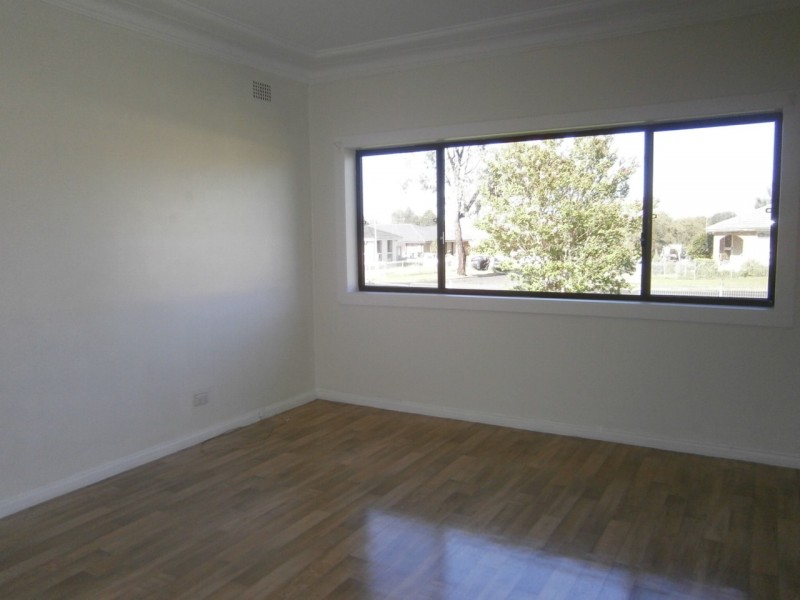 24 Pickett Avenue, Minto NSW 2566