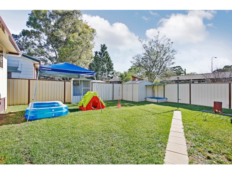 16 Westringia Place, Macquarie Fields NSW 2564