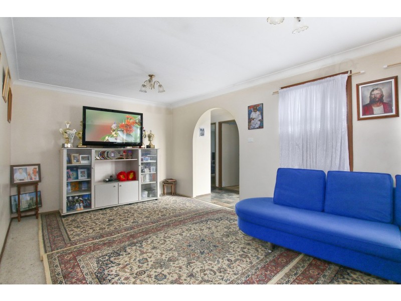 10 Leyland Place, Ingleburn NSW 2565