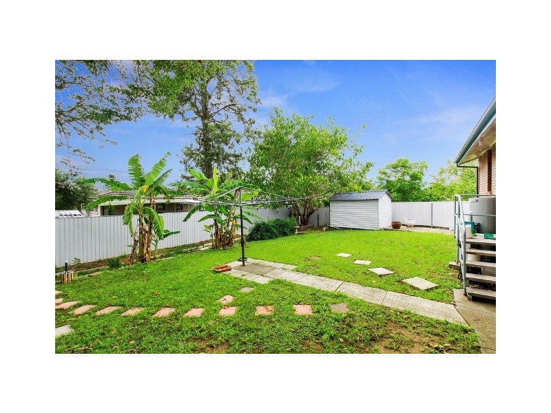 8 Clematis Place, Macquarie Fields NSW 2564