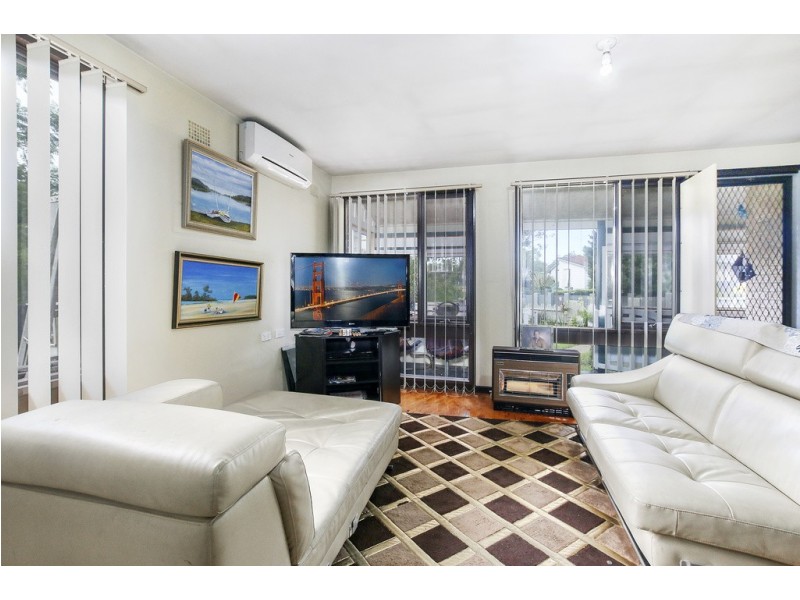 8 Clematis Place, Macquarie Fields NSW 2564