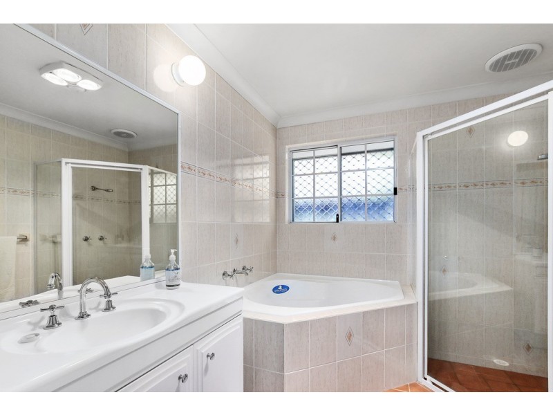 217 Leacocks Lane, Casula NSW 2170