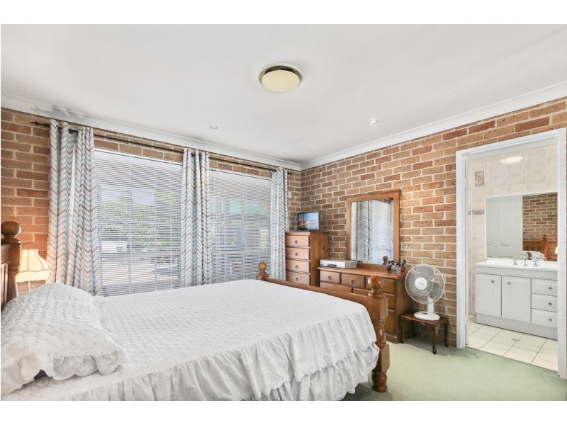 217 Leacocks Lane, Casula NSW 2170