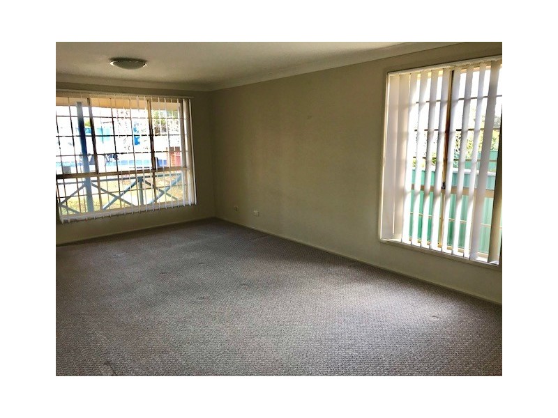 1/6 Westmoreland Road, Minto NSW 2566