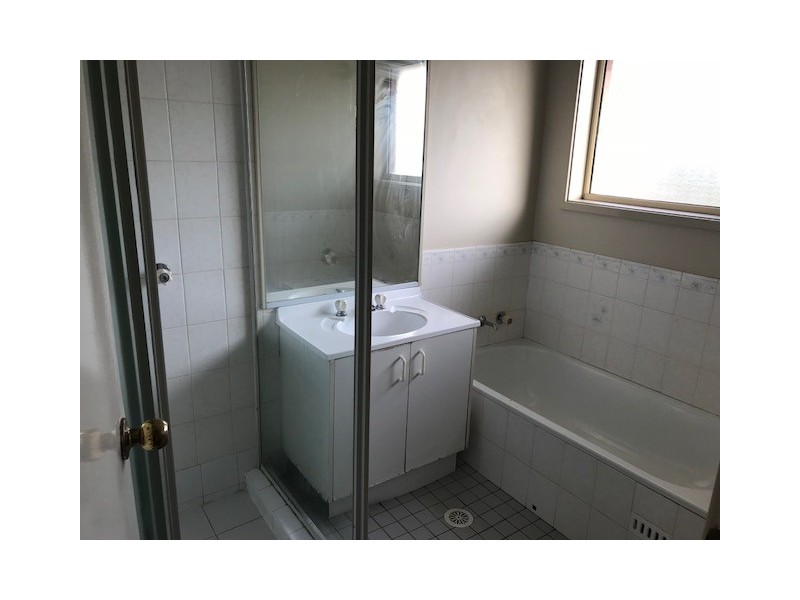 1/6 Westmoreland Road, Minto NSW 2566