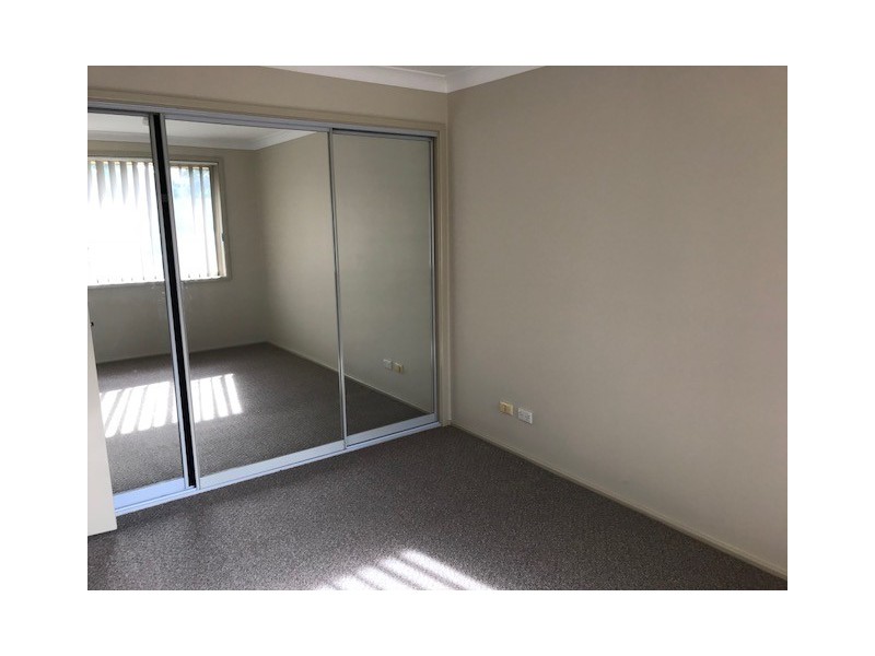 1/6 Westmoreland Road, Minto NSW 2566