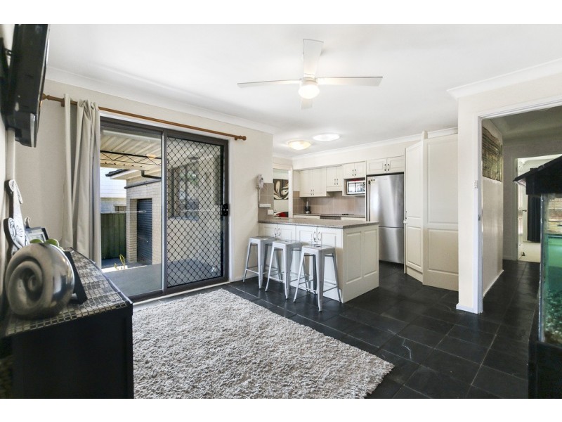 35 Trobraind Crescent, Glenfield NSW 2167