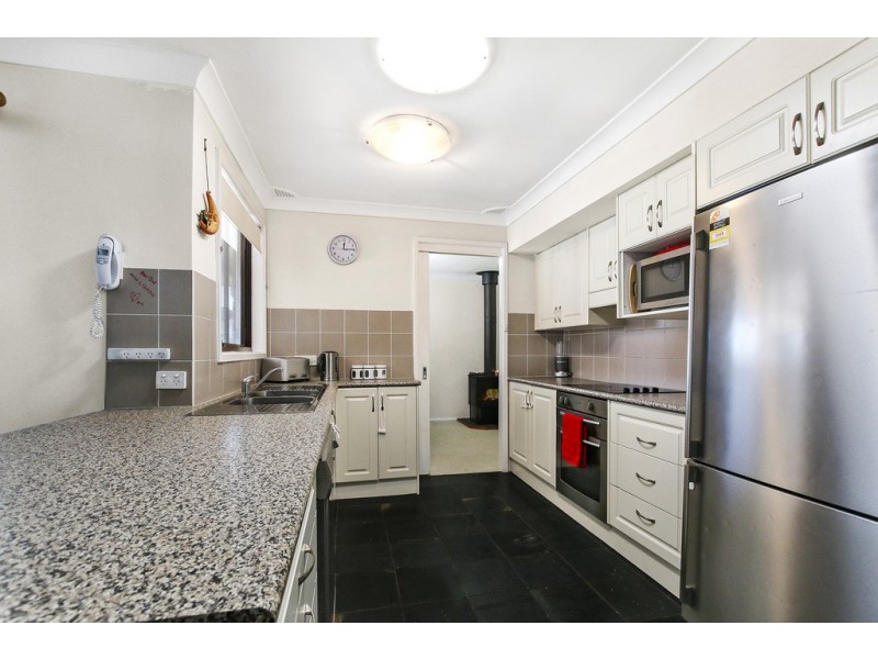 35 Trobraind Crescent, Glenfield NSW 2167