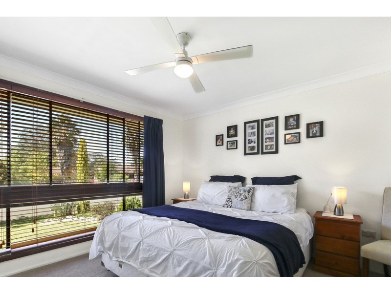 35 Trobraind Crescent, Glenfield NSW 2167