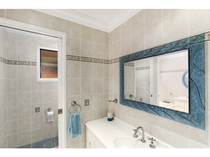 35 Trobraind Crescent, Glenfield NSW 2167