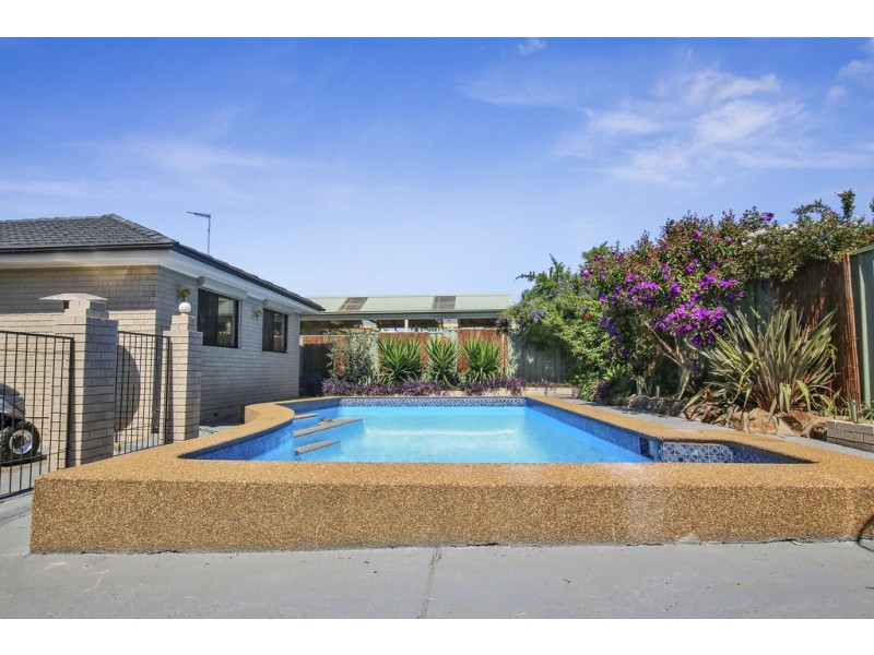 35 Trobraind Crescent, Glenfield NSW 2167