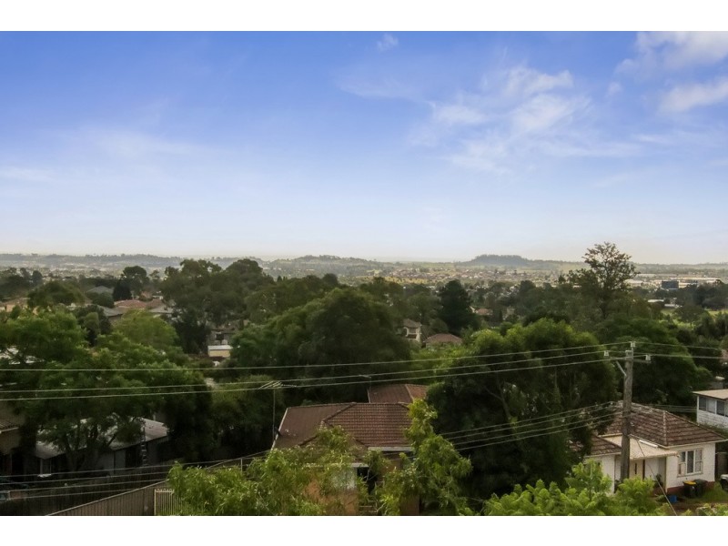 90 Hoddle Avenue, Campbelltown NSW 2560
