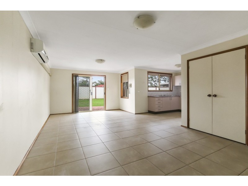 2/9 AZALEA PLACE, Macquarie Fields NSW 2564