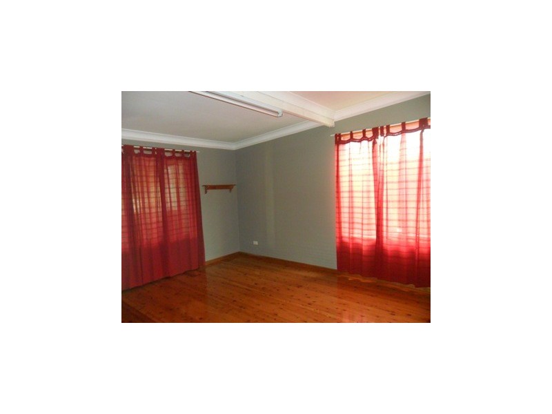 12 Pritchard Road, Macquarie Fields NSW 2564