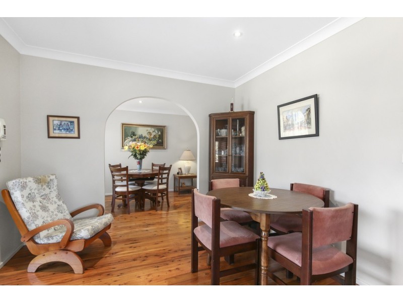 17 Owen Stanley Road, Glenfield NSW 2167