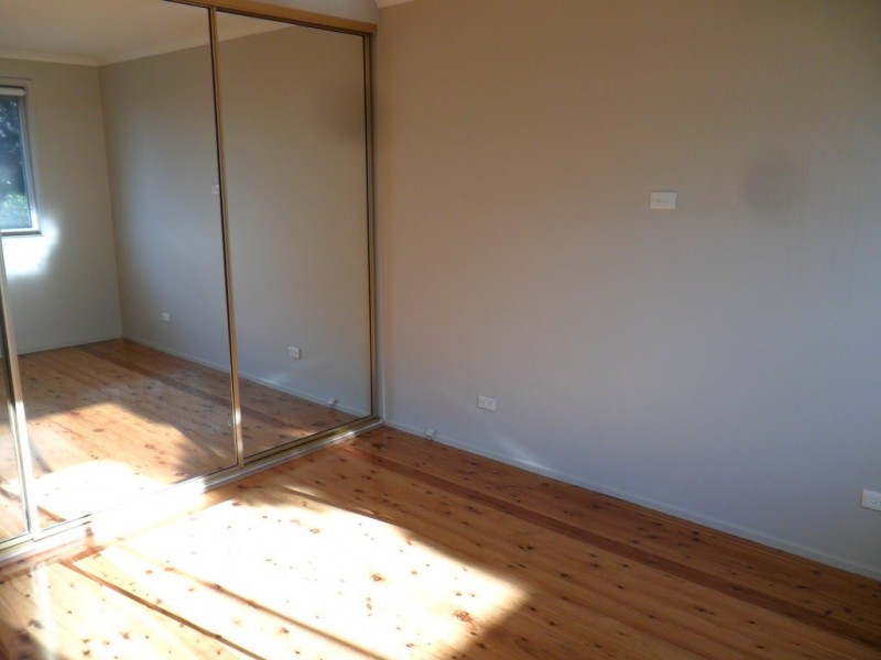13 Salamaua Place, Glenfield NSW 2167