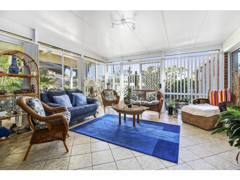 100 Queenscliff Drive, Woodbine NSW 2560