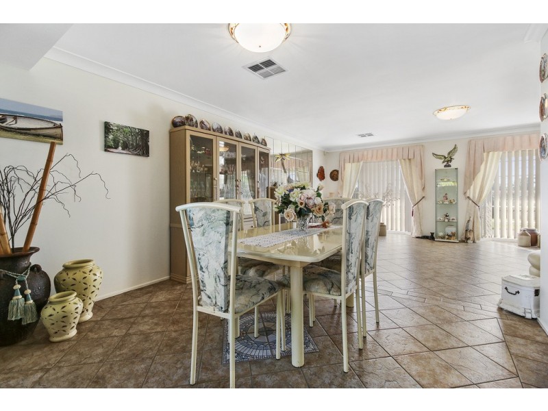 100 Queenscliff Drive, Woodbine NSW 2560