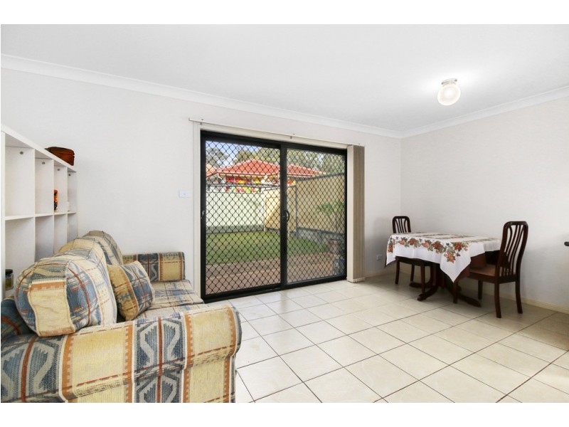 10/9-11 Fourth Avenue, Macquarie Fields NSW 2564