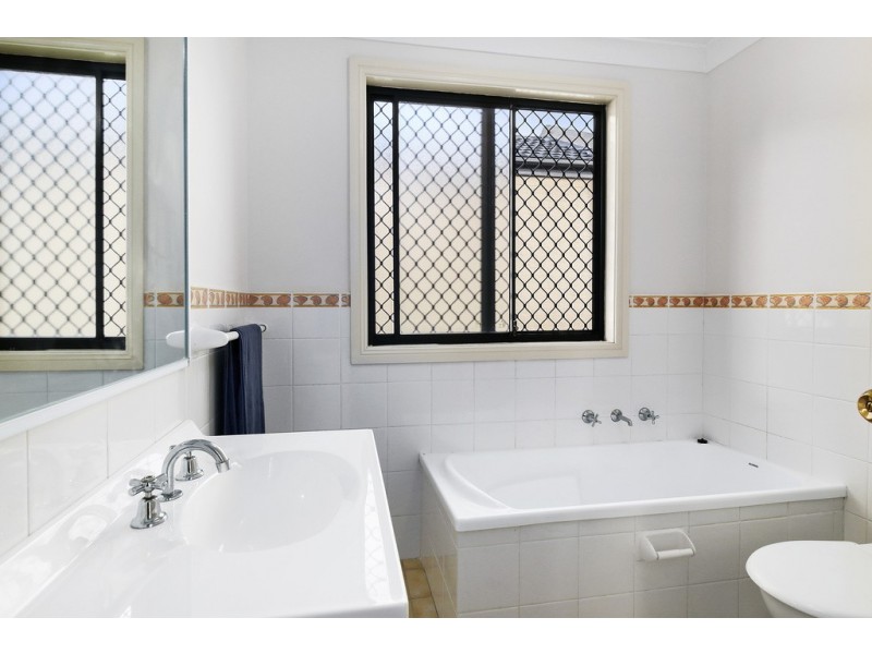 10/9-11 Fourth Avenue, Macquarie Fields NSW 2564