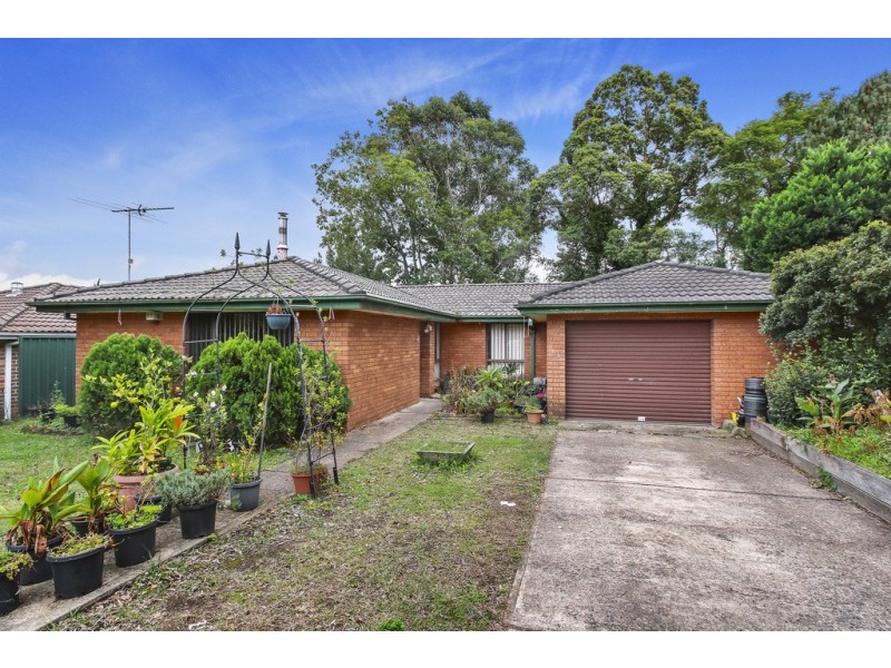 9 Hodkin Place, Ingleburn NSW 2565
