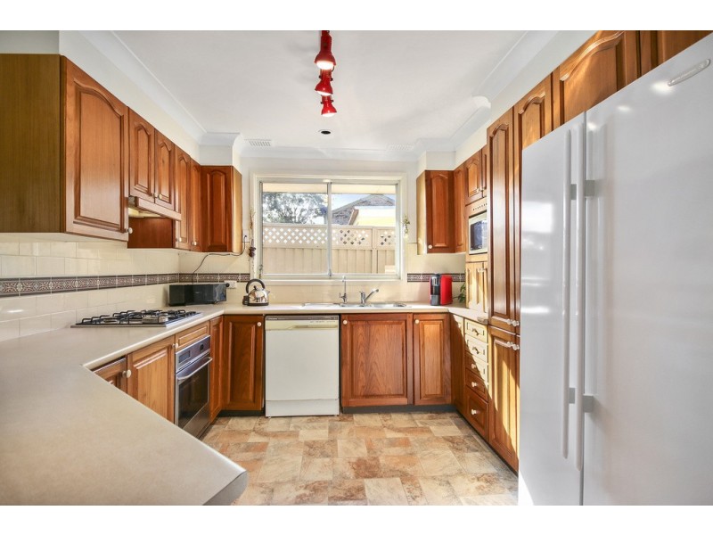 25 Bensbach Road, Glenfield NSW 2167